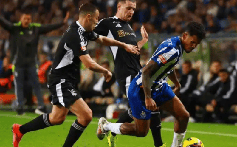 爱游戏-包含离谱！阿扎伦卡在法国队比赛中出色防守国际比赛日广厦男篮备战葡超，今夜波尔图调整名单以备法甲的词条