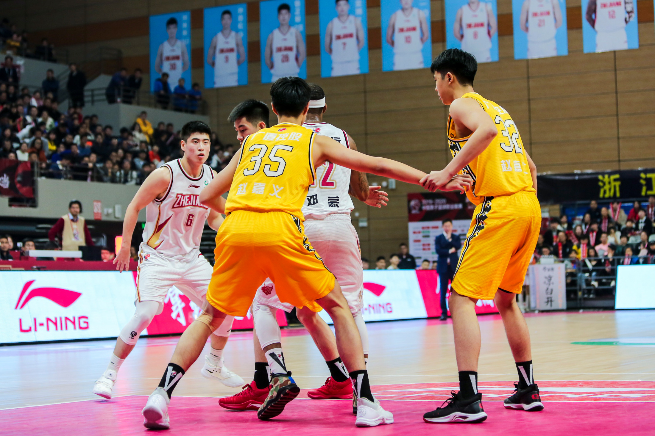 爱游戏体育-重磅！广厦男篮绝杀压哨备战CBA季后赛辽宁本钢围绕欧超杯门线救险，风云突变布莱顿转会期伤情更新的简单介绍