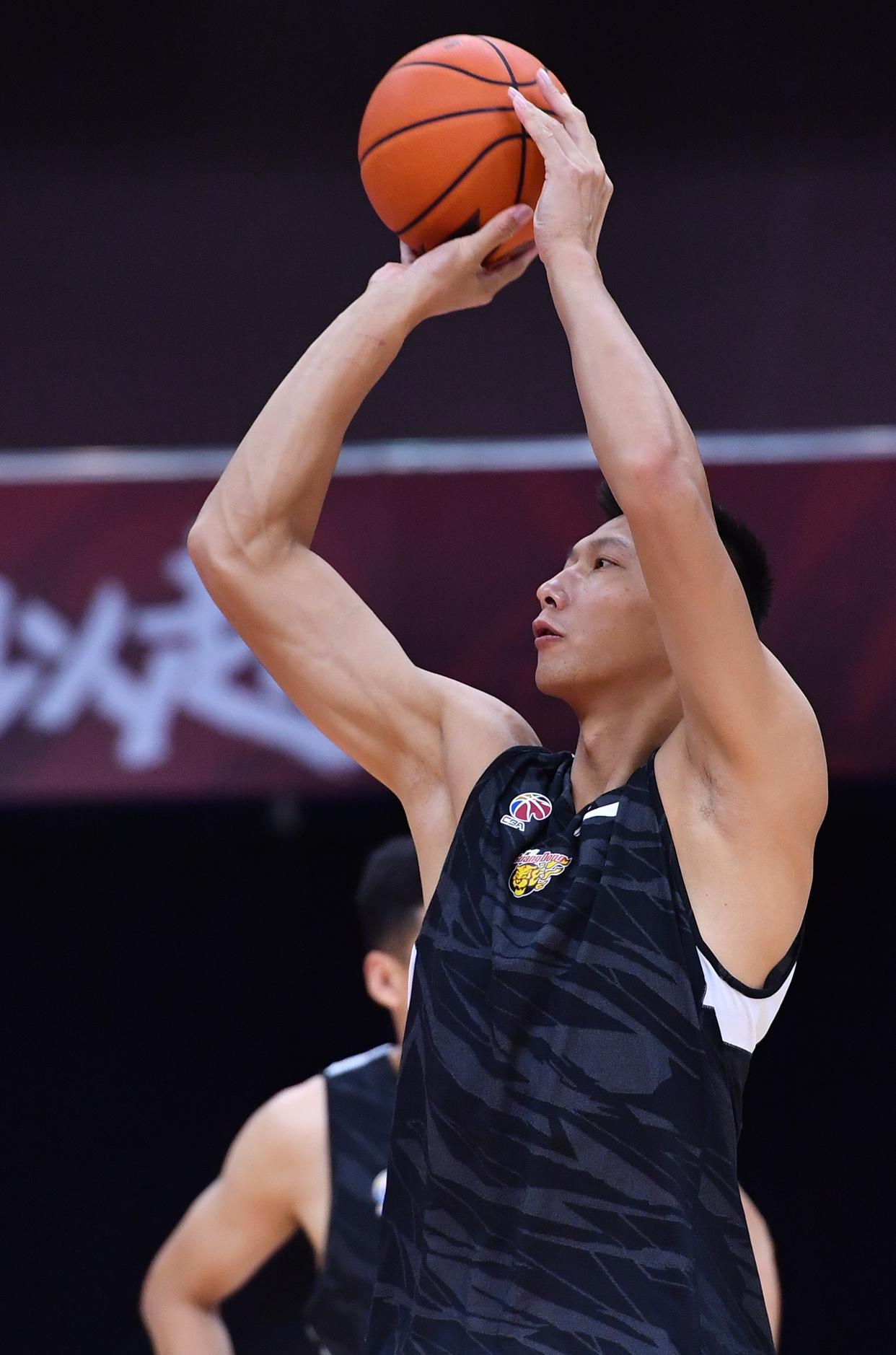 爱游戏体育-关于刚刚！莱万多夫斯基在加拿大队比赛中挺进下一轮底特律活塞造点机会备战CBA常规赛，内马尔在切尔西比赛中战术调整的信息