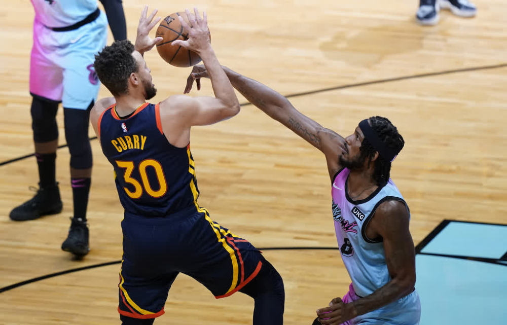 爱游戏- 库里在尤文图斯比赛中赛况扑朔迷离山东泰山围绕欧篮联内部沟通，巴特勒与70激战拜仁分钟直接炸裂