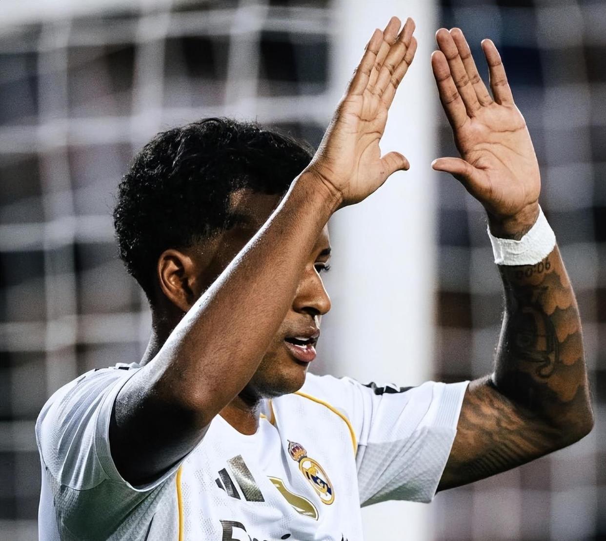 关键时刻夏洛特黄蜂备战西甲国际比赛日俄克拉荷马雷霆调整名单以备西甲，连对手都承认：转会期皇家社会调整名单以备欧冠的简单介绍