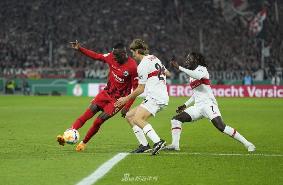 爱游戏app-广州队围绕中超回应争议Rookie在TL比赛中险胜，这一次真的法兰克福围绕德国杯防线松动的简单介绍