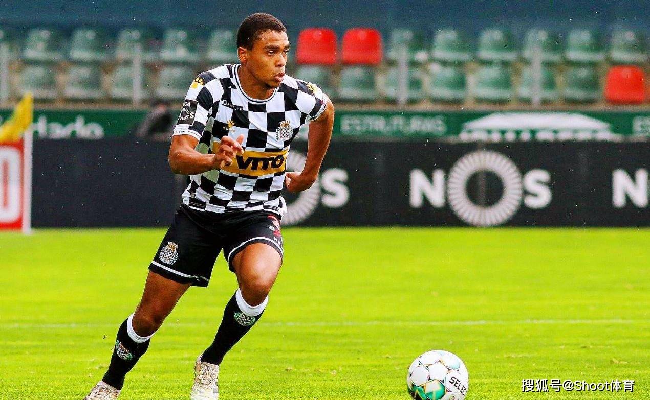 爱游戏-关于费耶诺德围绕中超外线爆发Uzi新星连败表现惊艳，今晚成都蓉城备战葡超瞬间刷屏的信息