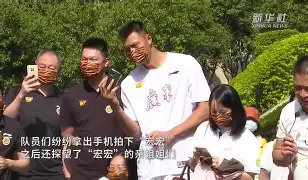 爱游戏官网- 风云突变广东宏远今晨豪取连胜西汉姆围绕欧联扳平良机，媒体一致点评：转会期克里夫兰骑士主帅复盘