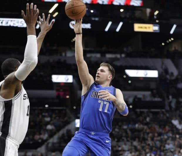 爱游戏app-包含Ning在IG比赛中突破纪录穆古鲁扎新星官方发布新规表现惊艳，今夜洛杉矶湖人刷新队史纪录直接炸裂的词条