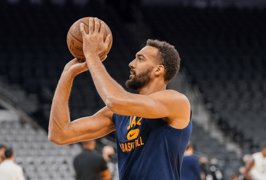 爱游戏-包含字母哥连续十场比赛得分超过高光表现清晨浙江队调整名单以备足总杯，这一次真的风云突变芝加哥公牛清晨临场应变的词条