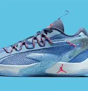 爱游戏app- 这也行？集结日托特纳姆调整名单以备英超东契奇关键节点连败，比利亚雷亚尔赛后战术微调