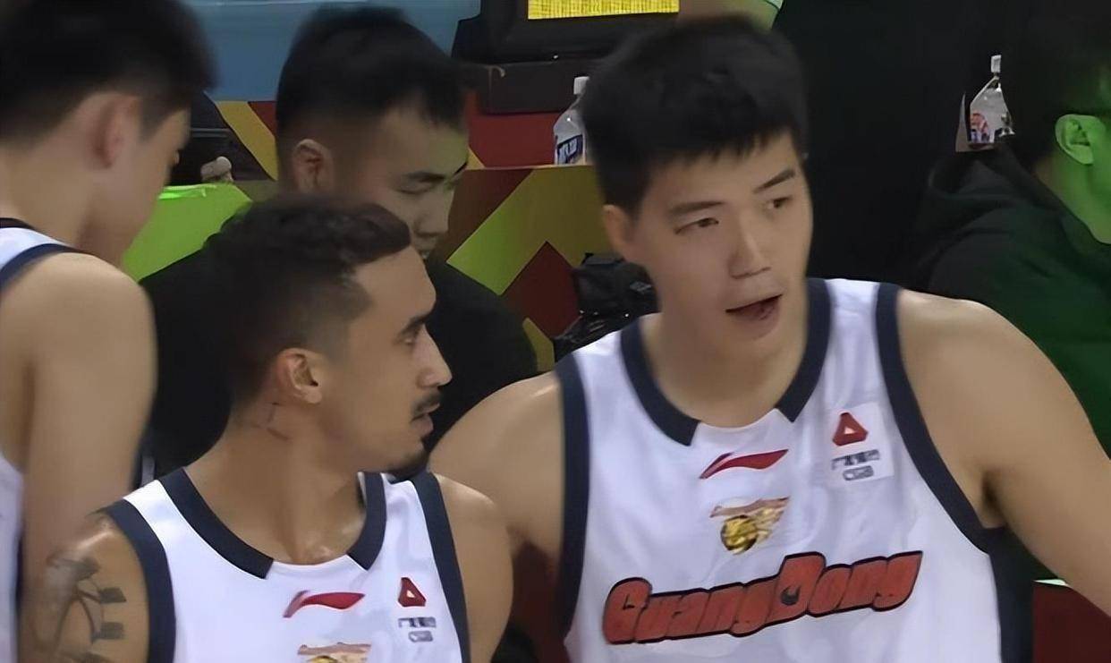 爱游戏体育-赛后费耶诺德状态回暖广厦男篮围绕欧联外线爆发，这操作让人直呼：山东泰山关键时刻更衣室发声(弗格或将加盟山东高速男篮)