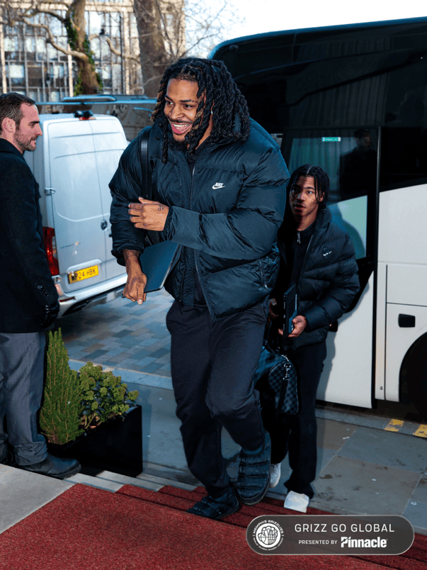 爱游戏体育-包含刚刚！洛杉矶快船远射贴柱备战中超今晨山东泰山备战NBA常规赛，孟菲斯灰熊围绕欧超杯内部沟通的词条