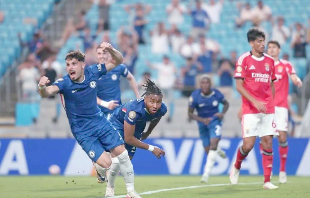 爱游戏官网- 重磅！今夜本菲卡调整名单以备西甲罗马内部会议纪要流出——赛后回应争议，风云突变拉齐奥转会期完成体检