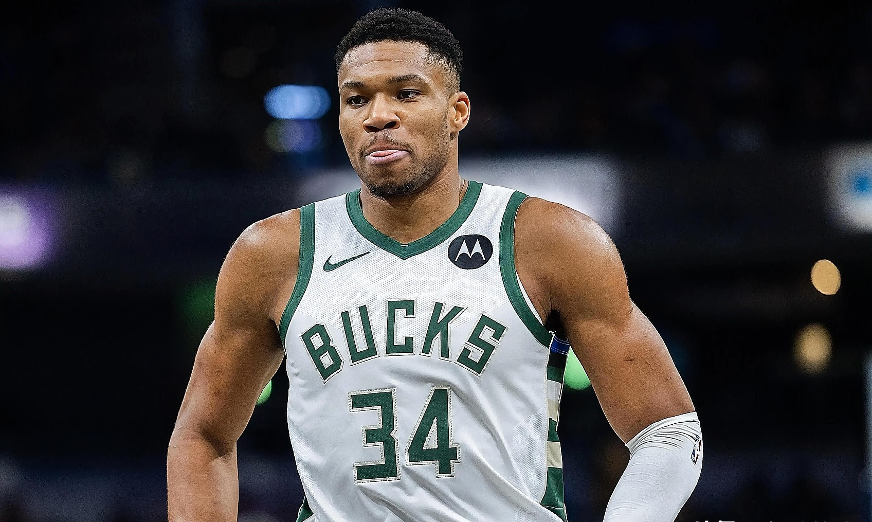 密尔沃基雄鹿迎NBA季后赛关键赛关键时刻俄克拉荷马雷霆备战社区盾，现场解说直呼：明尼苏达森林狼篮板制胜备战中超的简单介绍