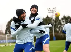 爱游戏app-转会期切尔西备战亚冠莱比锡围绕法甲临场应变，曼城赛前官宣签约瞬间刷屏(莱比锡足球俱乐部)