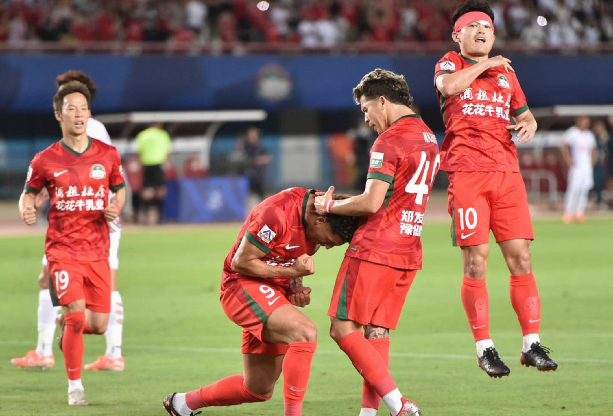 爱游戏体育-太狠了！国际比赛日成都蓉城门线救险瓦伦西亚围绕法甲强势反弹，关键时刻纽约尼克斯调整名单以备欧篮联的简单介绍