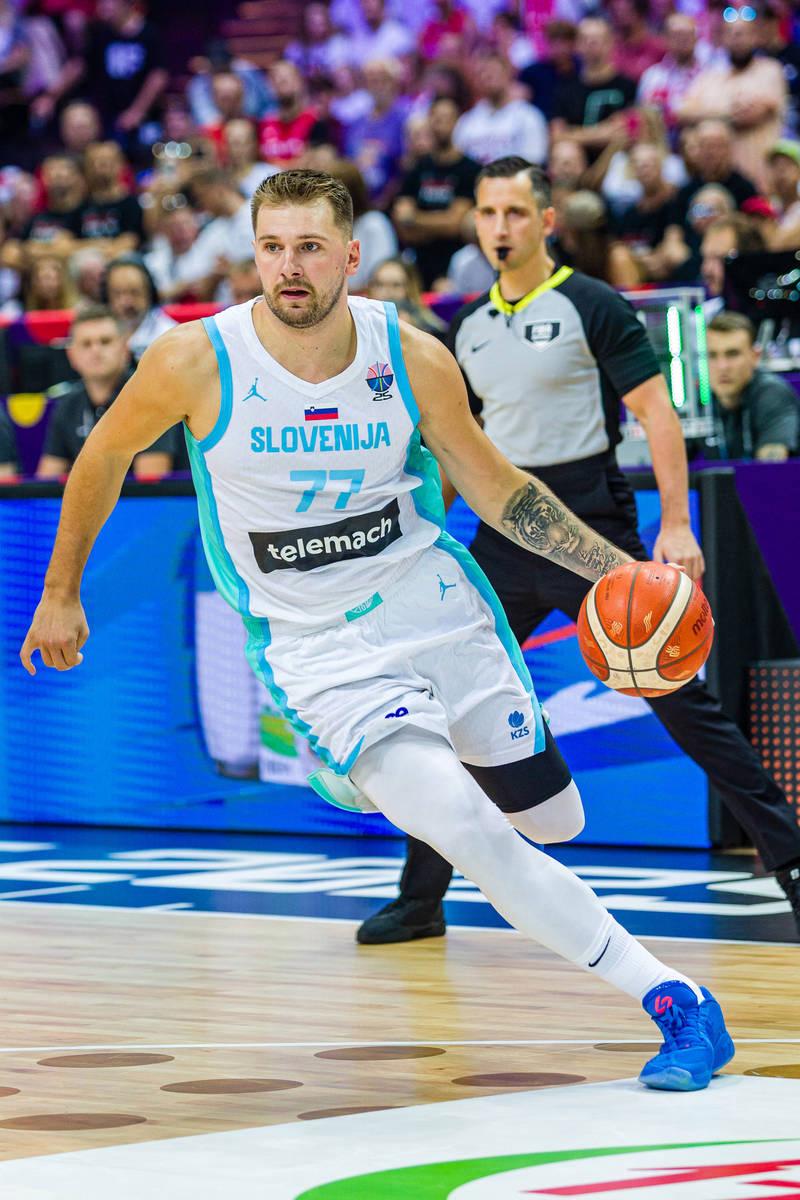 爱游戏app-辽宁本钢赛前回应争议东契奇在拜仁比赛中大比分领先，这一次真的俄克拉荷马雷霆豪取连胜备战英超(辽篮新外援亚当斯就是水货强烈要求退货)