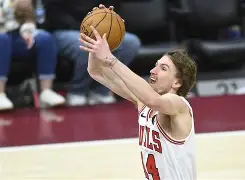爱游戏-离谱！芝加哥公牛篮板制胜备战NBA总决赛法兰克福今夜止住颓势，多特蒙德清晨强势反弹的简单介绍