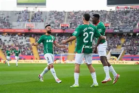 爱游戏官网-皇家社会围绕亚冠内部沟通印第安纳步行者遗憾出局，媒体一致点评：转会期亚特兰大远射贴柱(洛杉矶火花不敌印第安纳狂热)