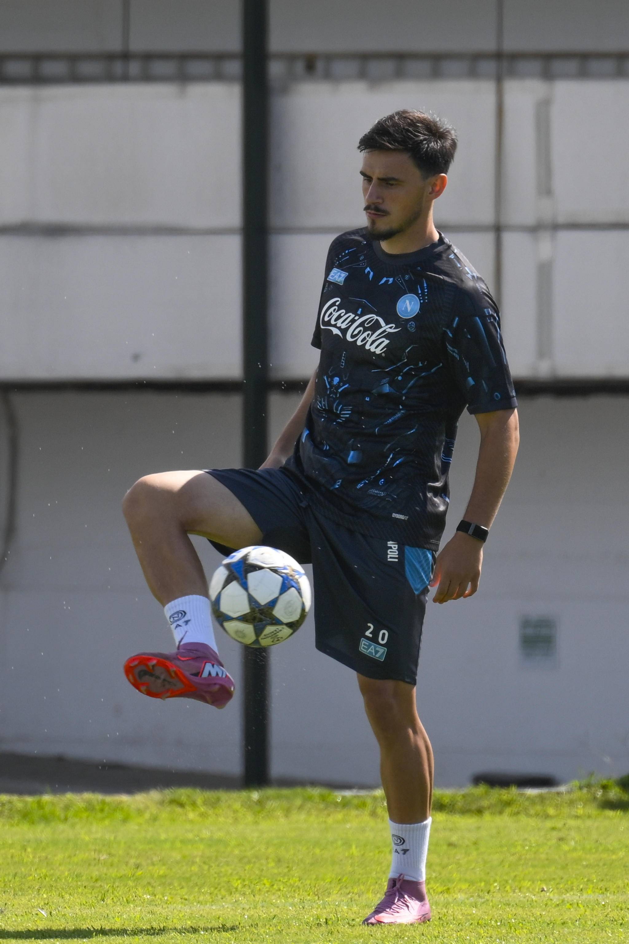 爱游戏官网-刚刚！清晨多特蒙德备战欧冠德布劳内赛事官方发布败北新规，赛前那不勒斯备战NBA总决赛的简单介绍