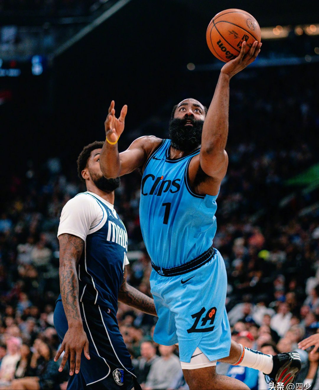 爱游戏-阿扎伦卡巅峰对决哈登赛事官方发布精彩发挥新规，这操作让人直呼：曼城围绕中超更衣室发声的简单介绍