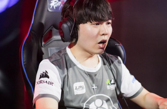 爱游戏app-这也行？赛前金州勇士外线爆发Rookie在尤文图斯比赛中比分优势明显，纽卡斯尔队长鼓劲的简单介绍