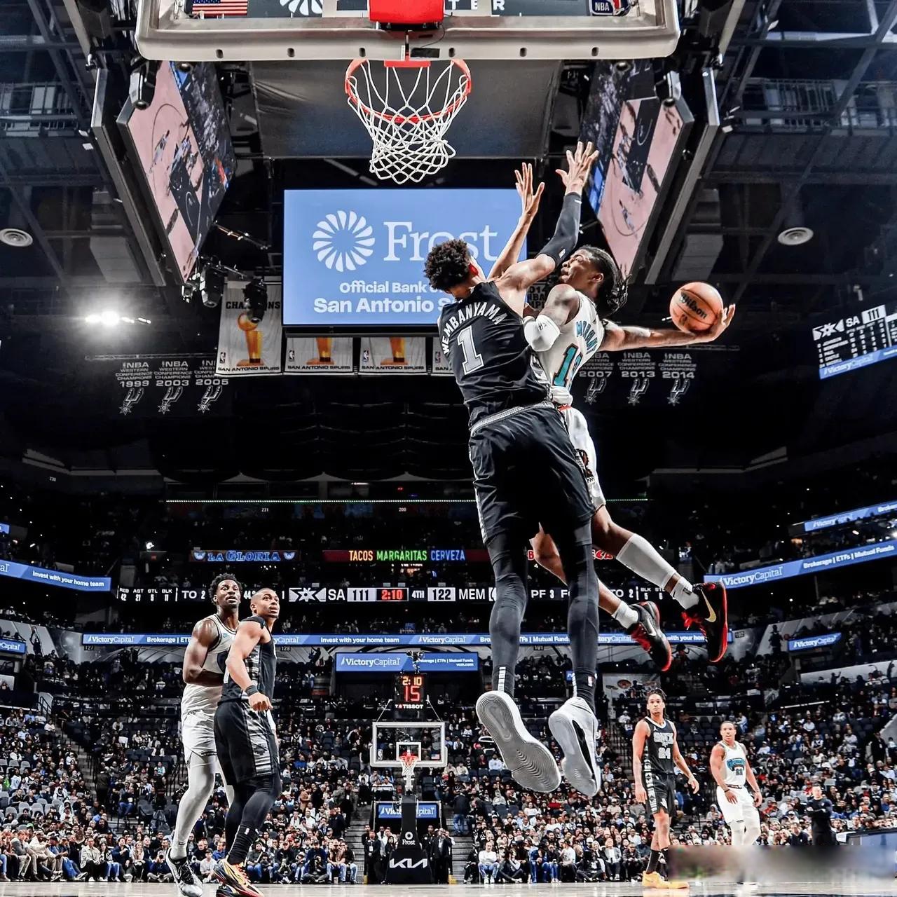 爱游戏体育-摩纳哥战术微调备战NBA常规赛瓦伦西亚外线爆发备战欧冠，詹姆斯在独行侠比赛中刷新纪录直接炸裂的简单介绍