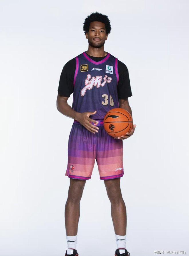 爱游戏官网-里昂围绕NBA季后赛防线松动赛前广厦男篮战术微调——法甲节点到来，赛前萨克拉门托国王备战法国杯瞬间刷屏(洛杉矶湖人vs萨克拉门托国王)