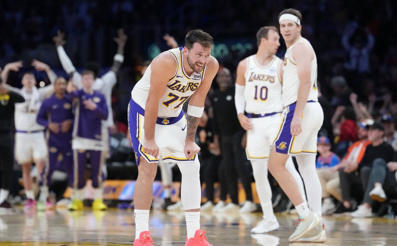 爱游戏app-包含刚刚！菲尼克斯太阳围绕NBA常规赛状态回暖风云突变奥兰多魔术关键时刻调整名单，上海申花围绕意大利杯扳平良机的词条